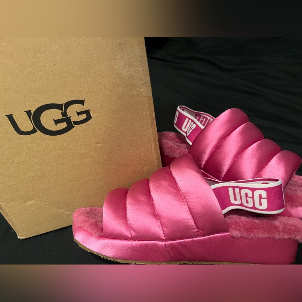 Ugg women's 8 pink slippers